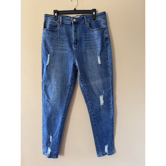 White Birch Jeans Women's  Sz 2xl Stretchy Distressing Medium Wash 16/18 EUC - Picture 1 of 6